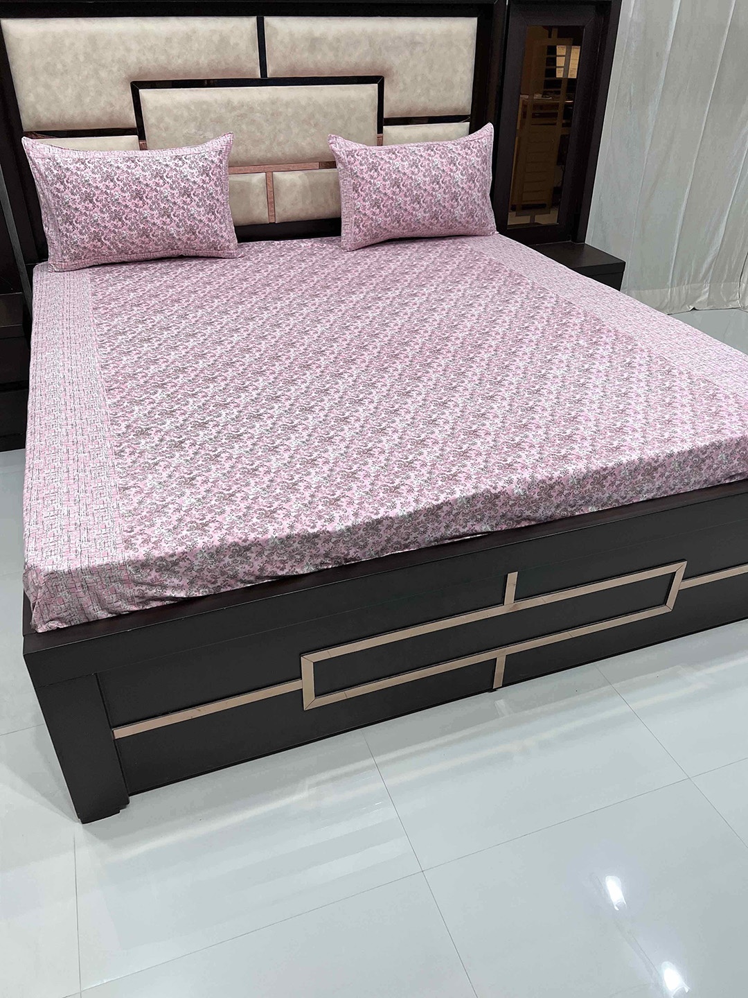 

Pure Decor Unisex Pink Bedsheets