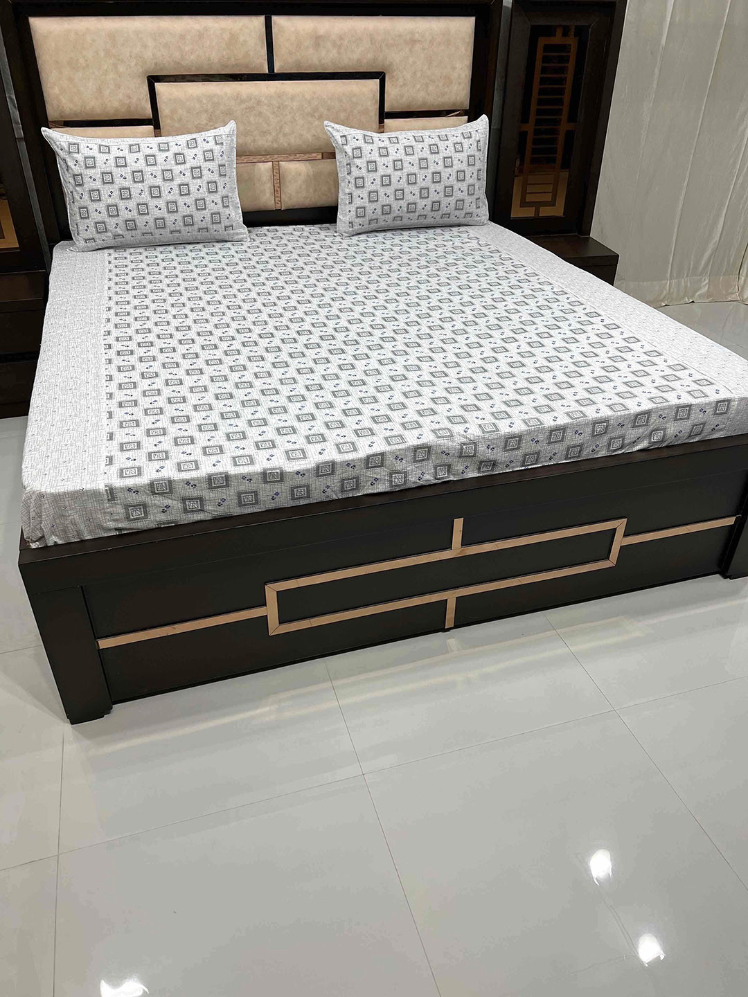 

Pure Decor Unisex Grey Bedsheets