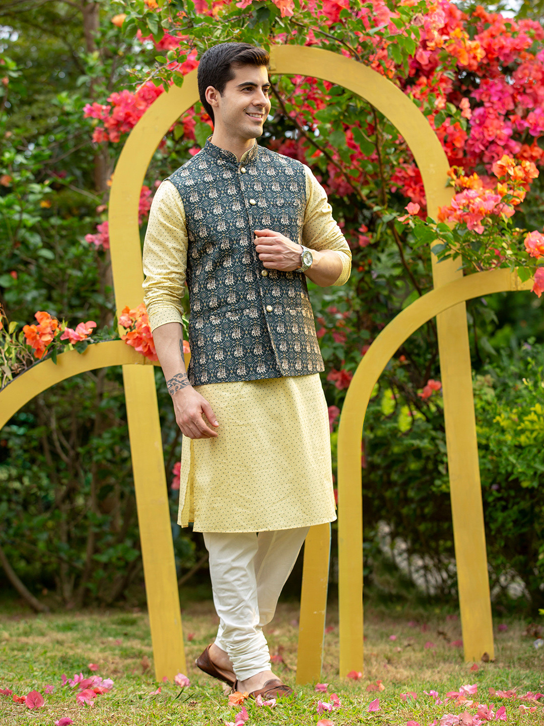 

Sanwara Men Green Layered Kurti with Churidar