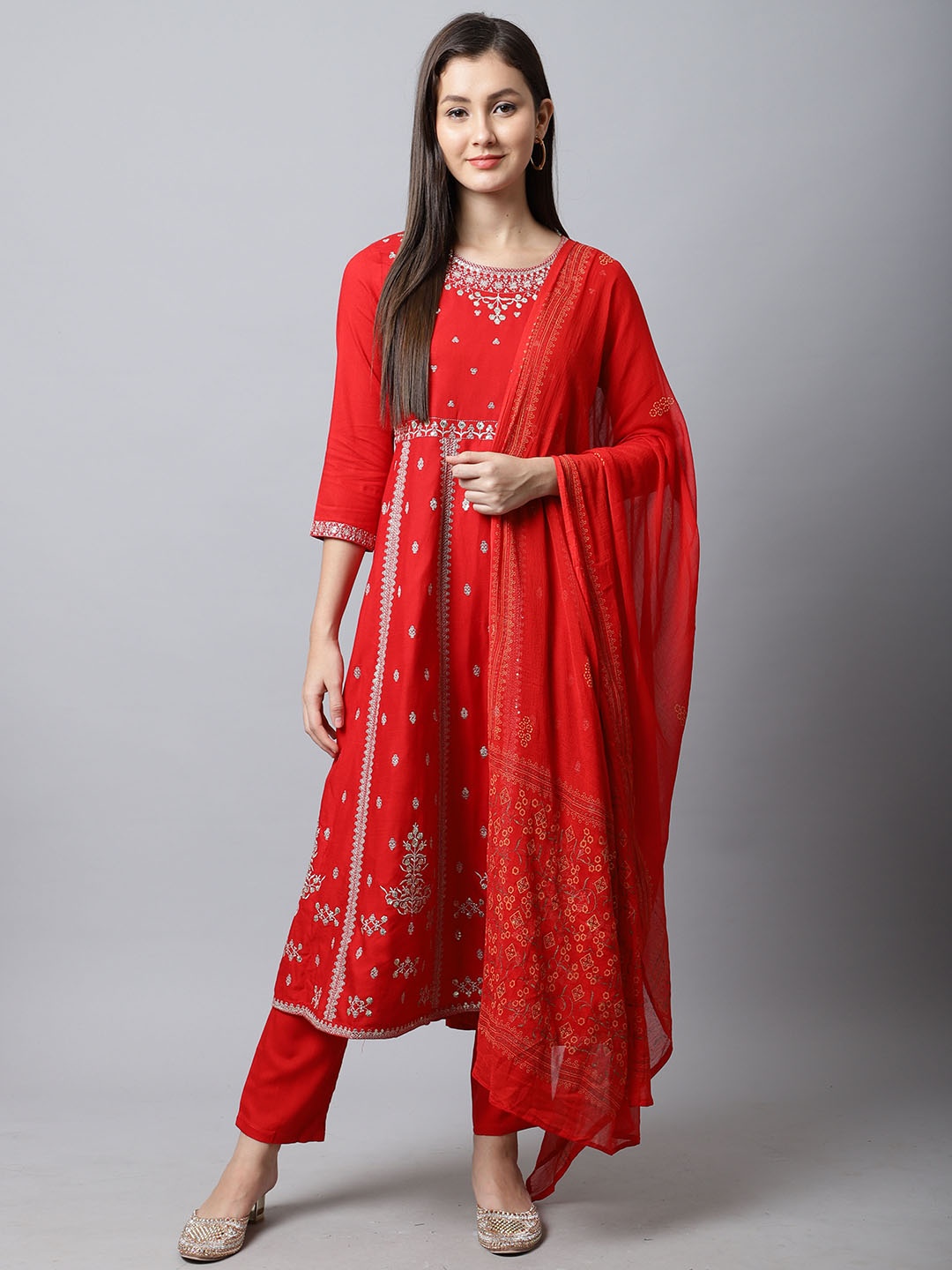 

Rajnandini Women Red Floral Printed Kurti with Patiala & With Dupatta