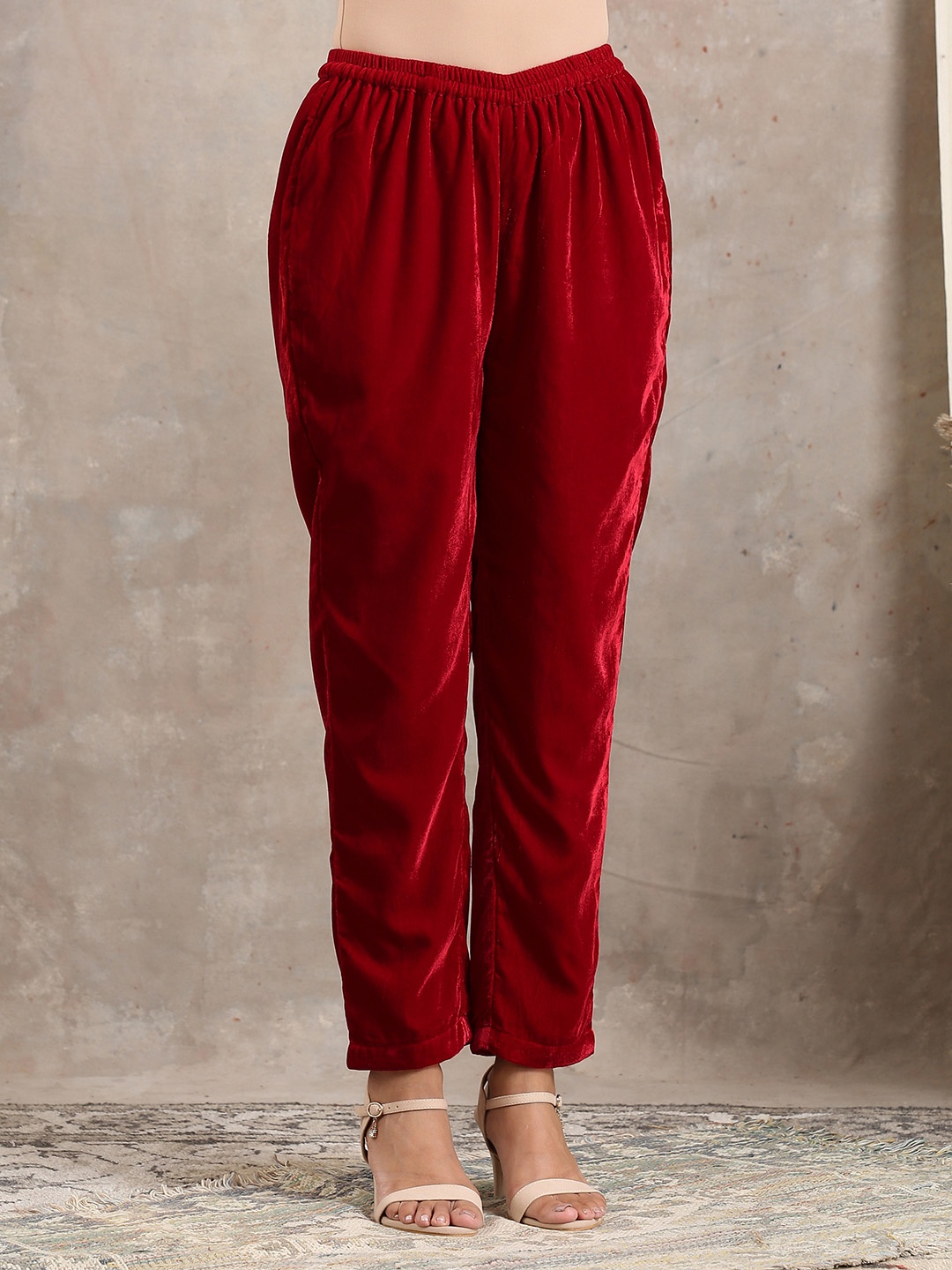 

trueBrowns Women Red Straight Fit Pleated Trousers