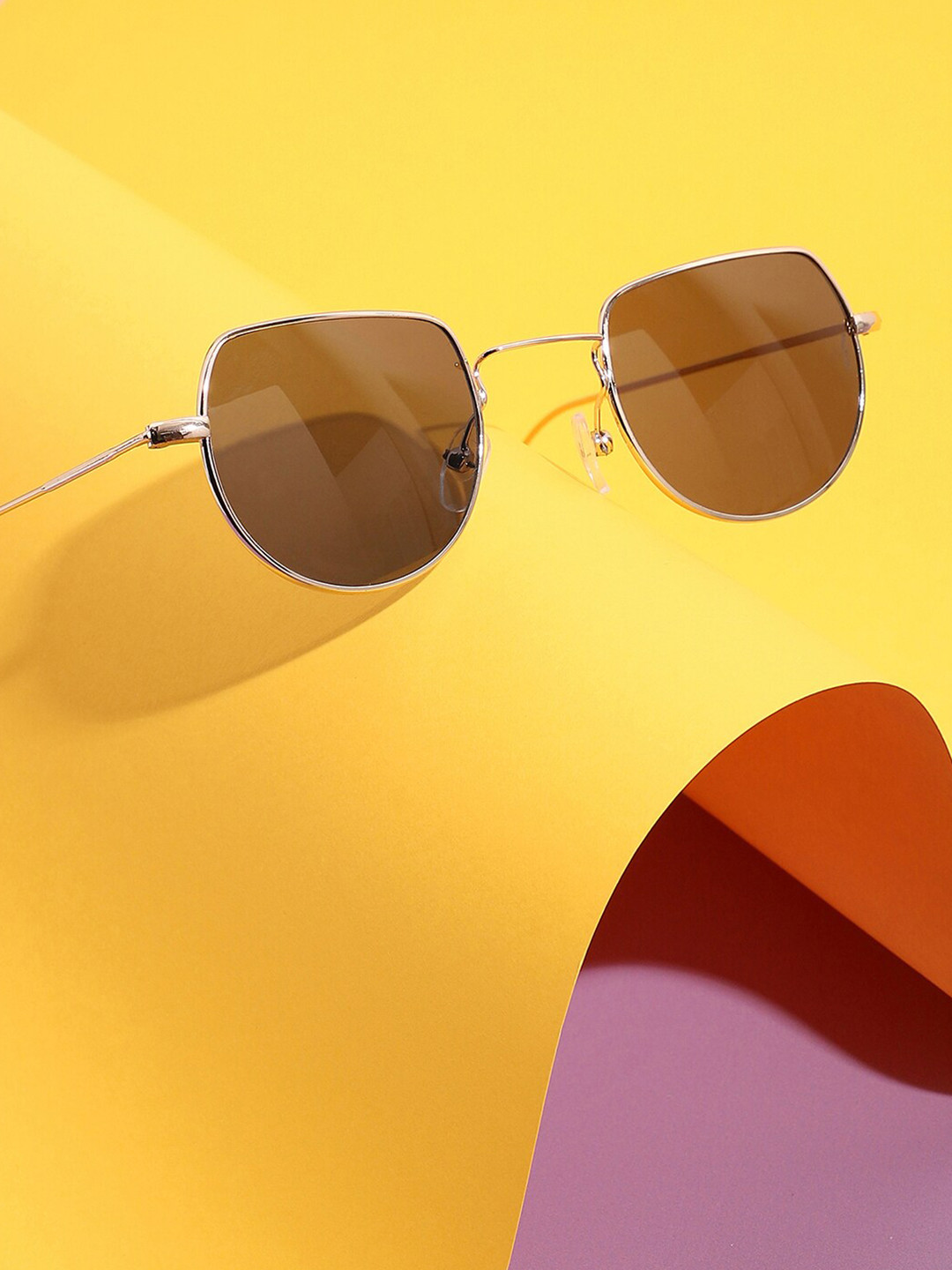 

HAUTE SAUCE by Campus Sutra Unisex Black Lens & Gold-Toned Other Sunglasses with Polarised Lens