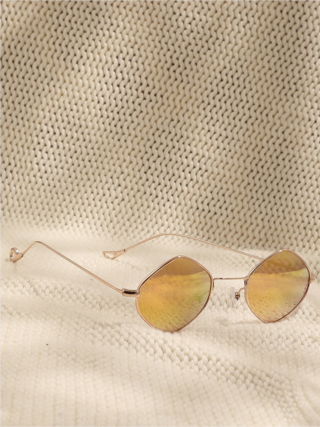 

HAUTE SAUCE by Campus Sutra Unisex Brown Lens & Gold-Toned Round Sunglasses with Polarised Lens