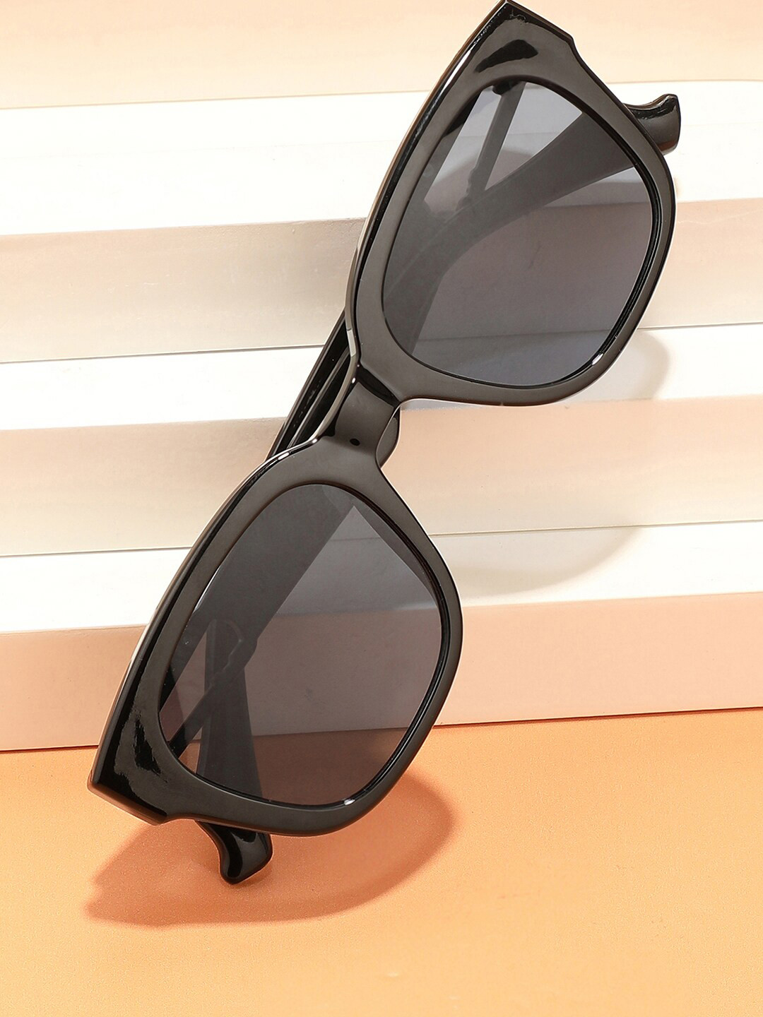 

HAUTE SAUCE by Campus Sutra Unisex Black Lens & Black Wayfarer Sunglasses with Polarised Lens