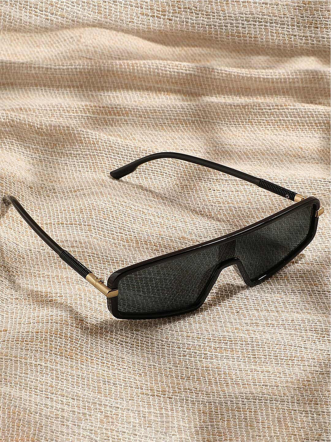 

HAUTE SAUCE by Campus Sutra Unisex Black Lens & Black Oversized Sunglasses with Polarised Lens