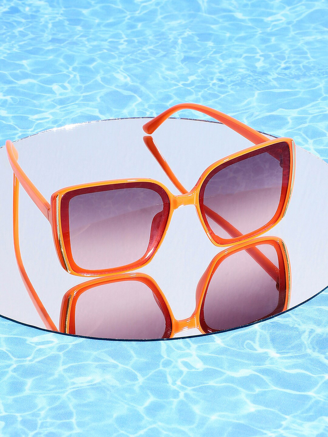 

HAUTE SAUCE by Campus Sutra Women Brown Lens & Orange Oversized Sunglasses with Polarised Lens