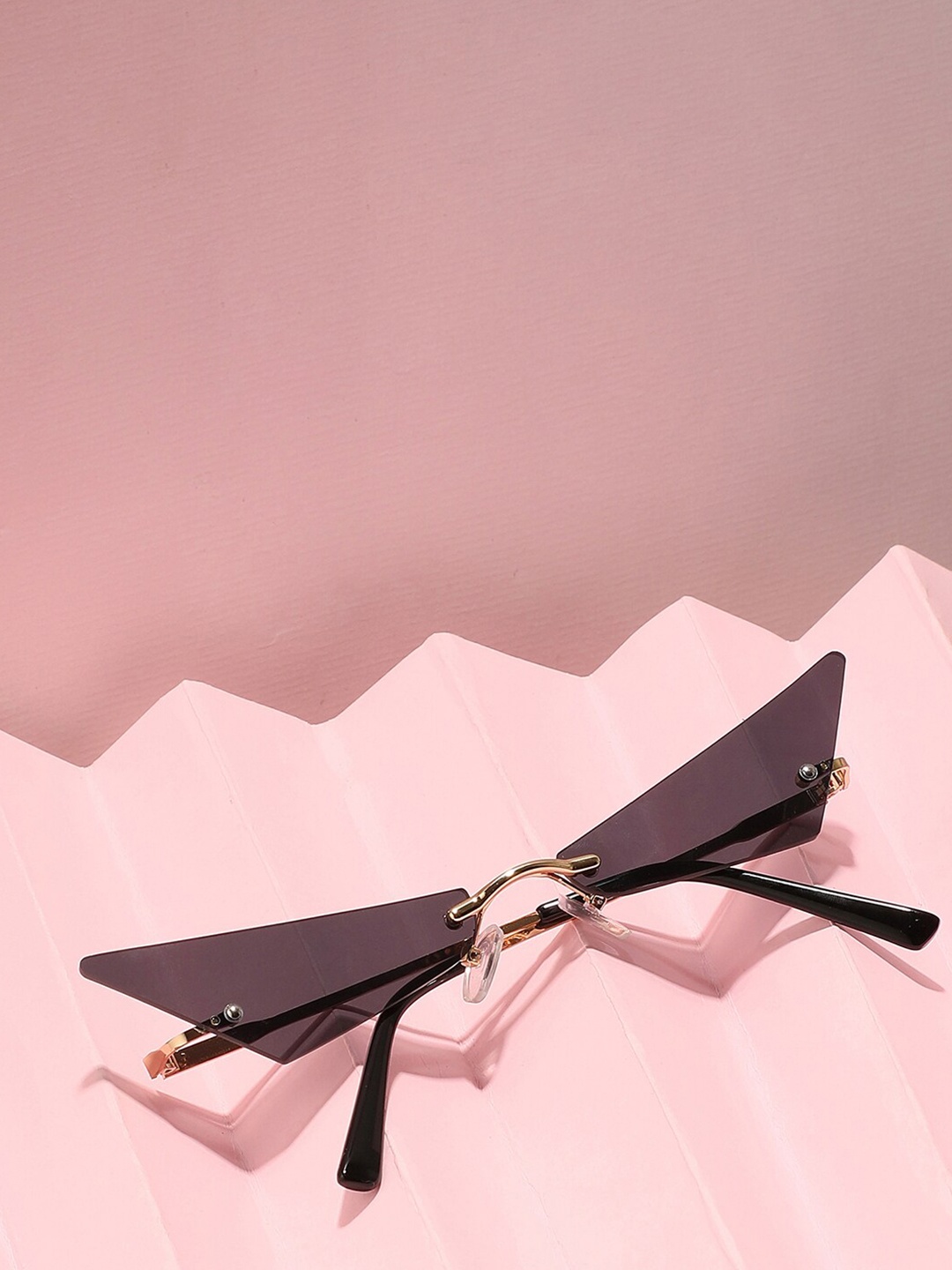 

HAUTE SAUCE by Campus Sutra Women Black Lens & Gold-Toned Cateye Sunglasses with Polarised Lens