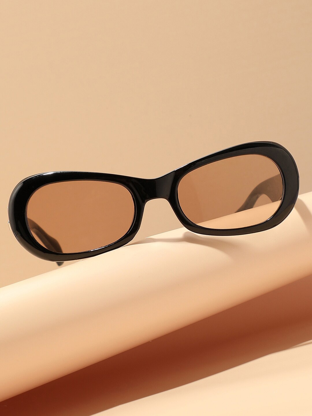

HAUTE SAUCE by Campus Sutra Women Oversized Sunglasses with Polarised Lens, Black