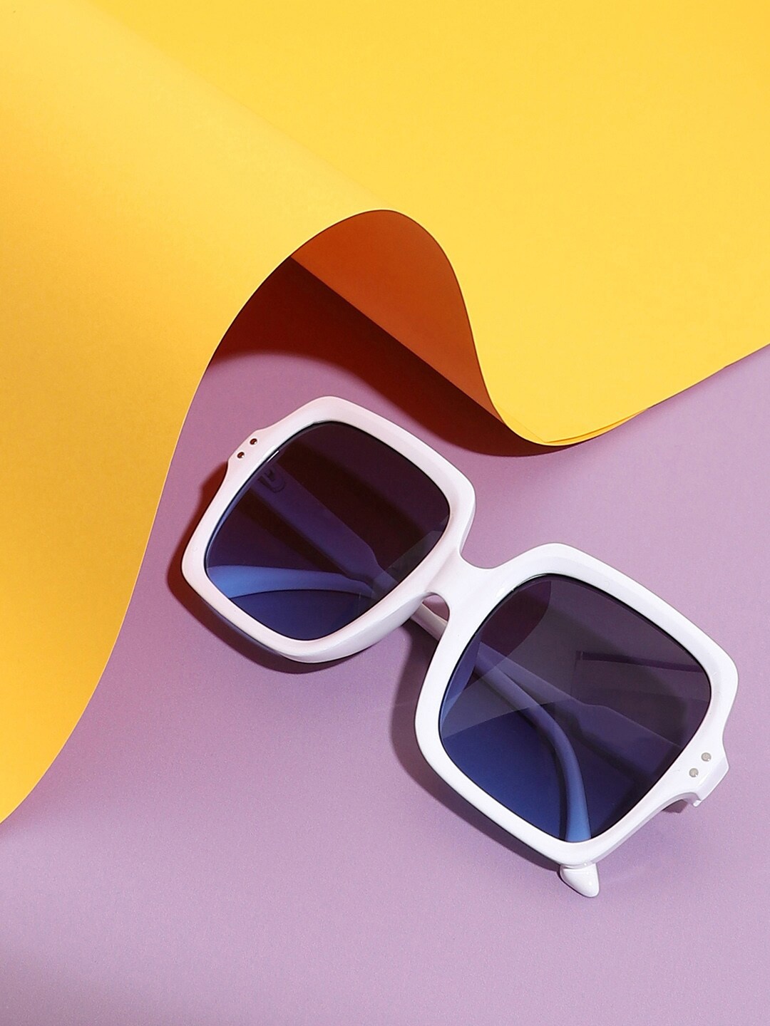 

HAUTE SAUCE by Campus Sutra Women Mirrored Lens Oversized Sunglasses with Polarised Lens, White