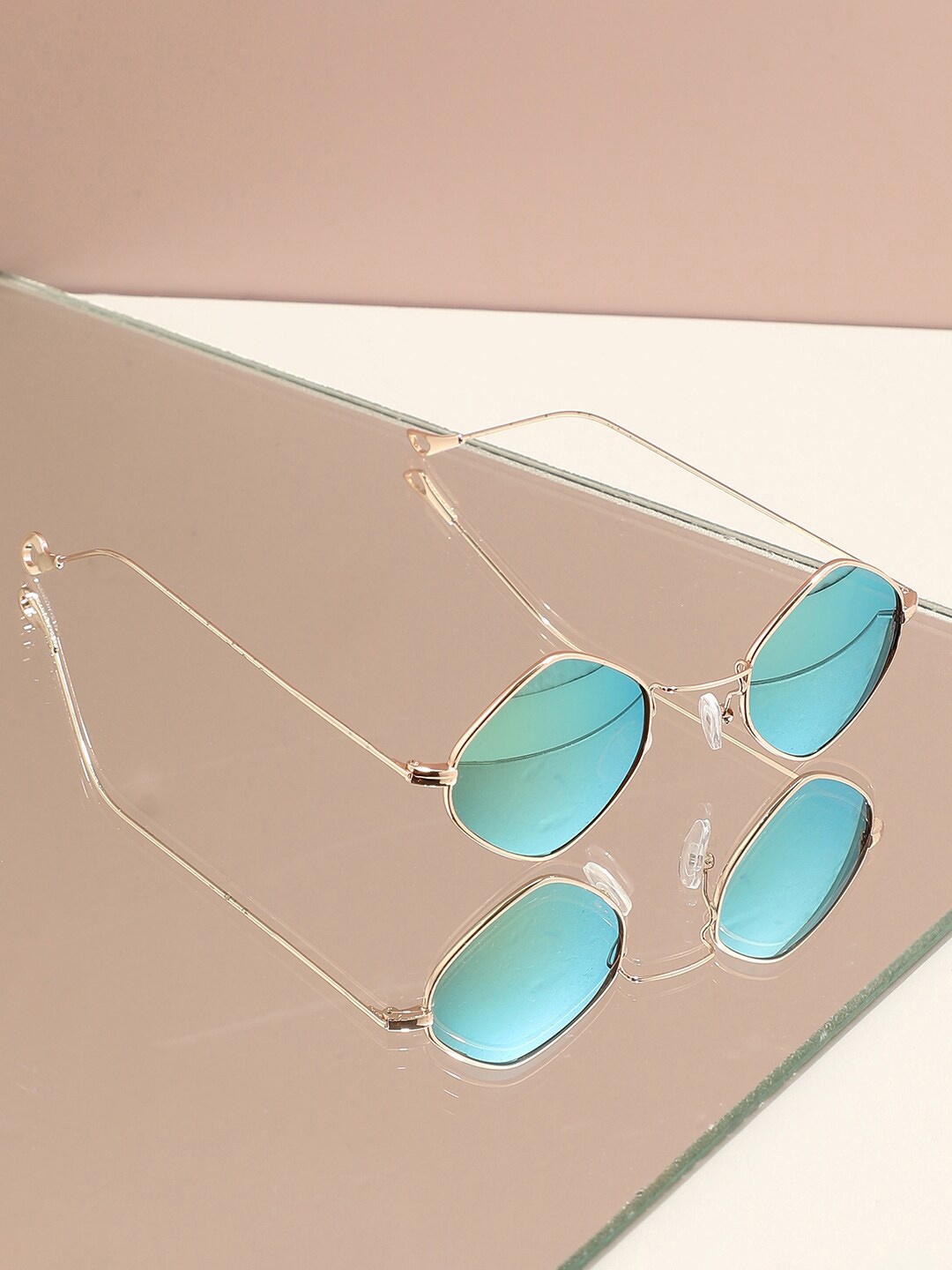 

HAUTE SAUCE by Campus Sutra Women Round Sunglasses with Polarised Lens, Gold