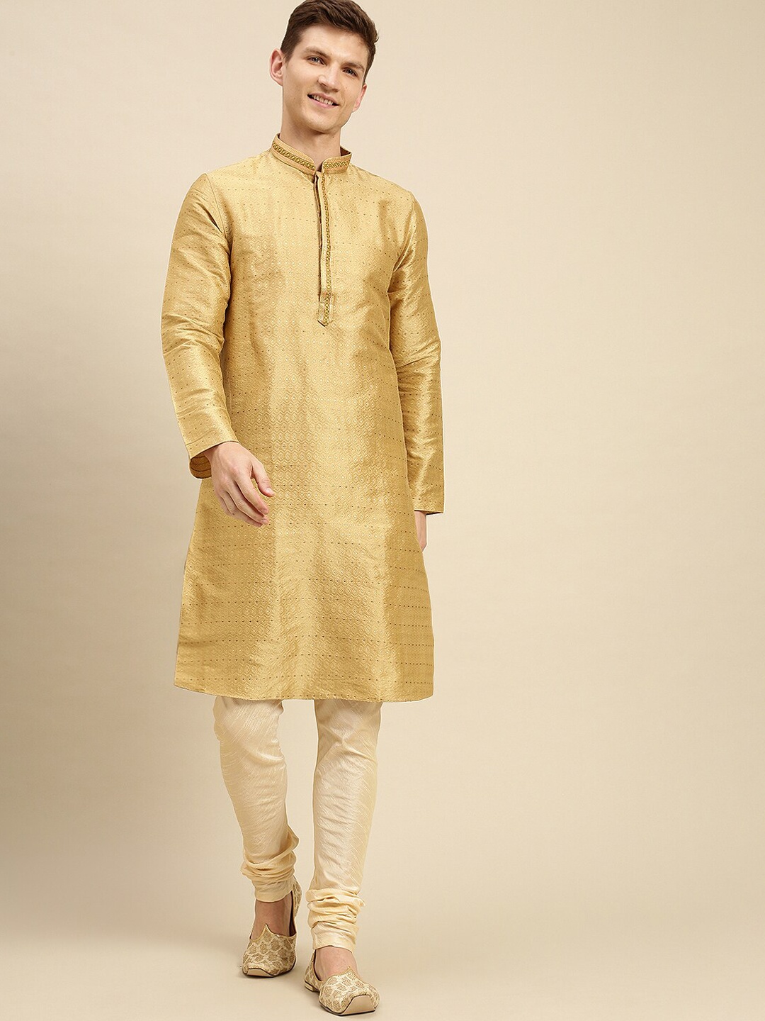 

Sanwara Men Gold-Toned Layered Kurti with Pyjamas