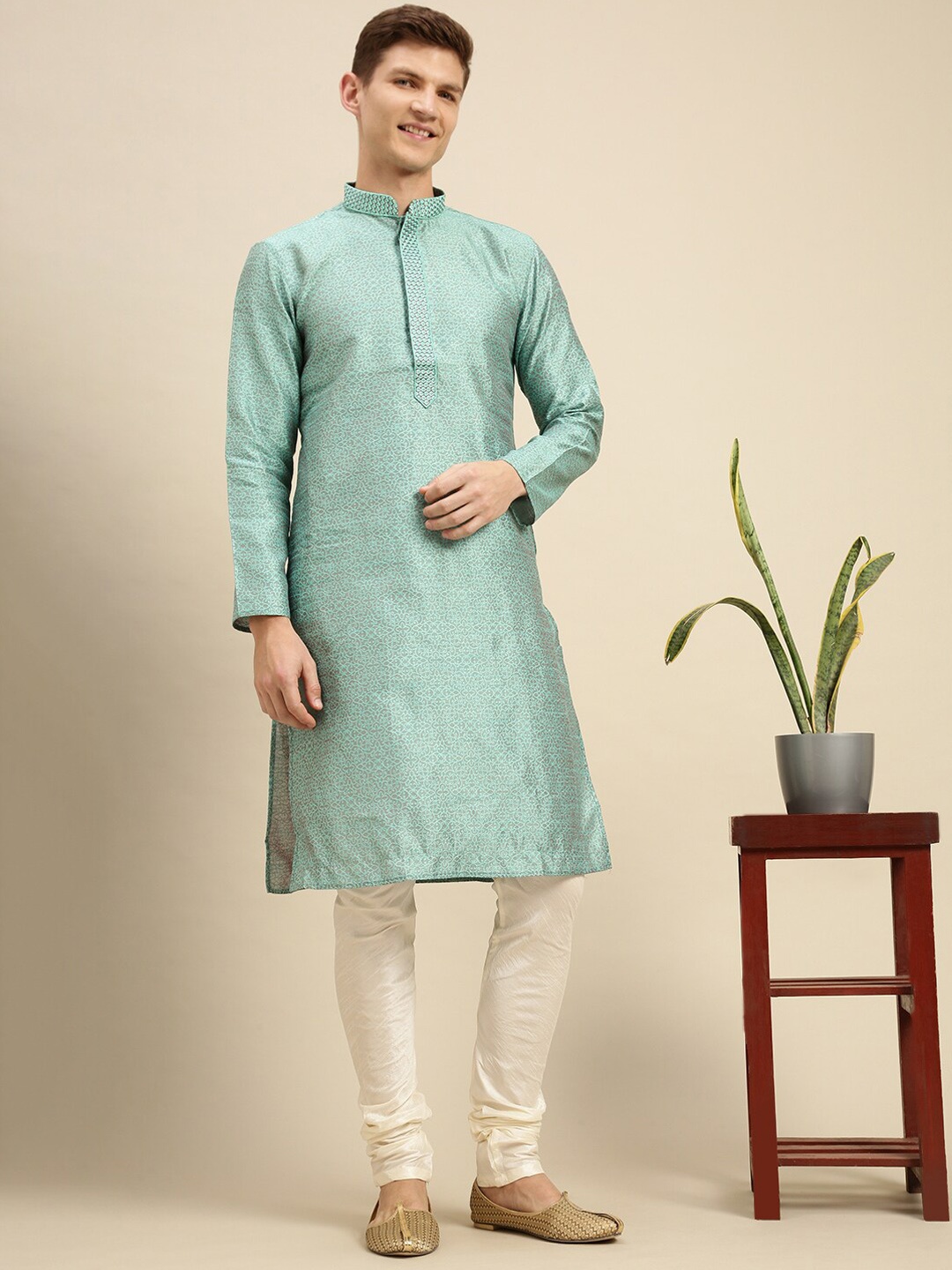 

Sanwara Men Green Angrakha Kurti with Pyjamas