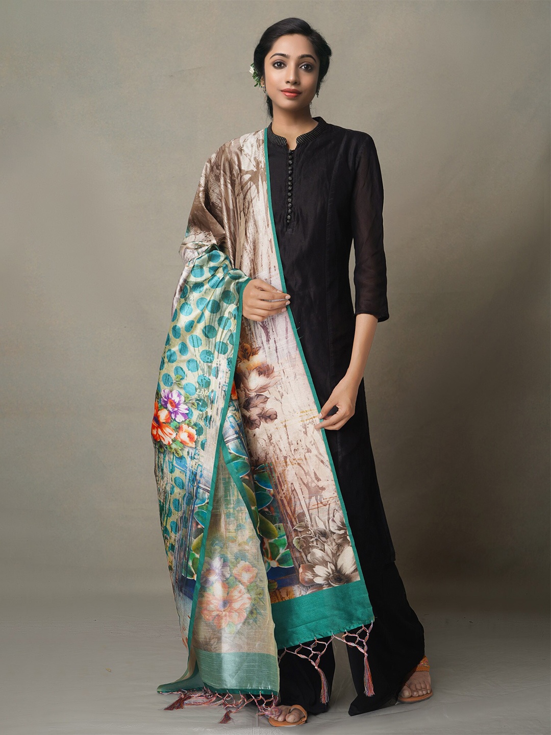 

Unnati Silks Beige & Blue Printed Block Print Dupatta