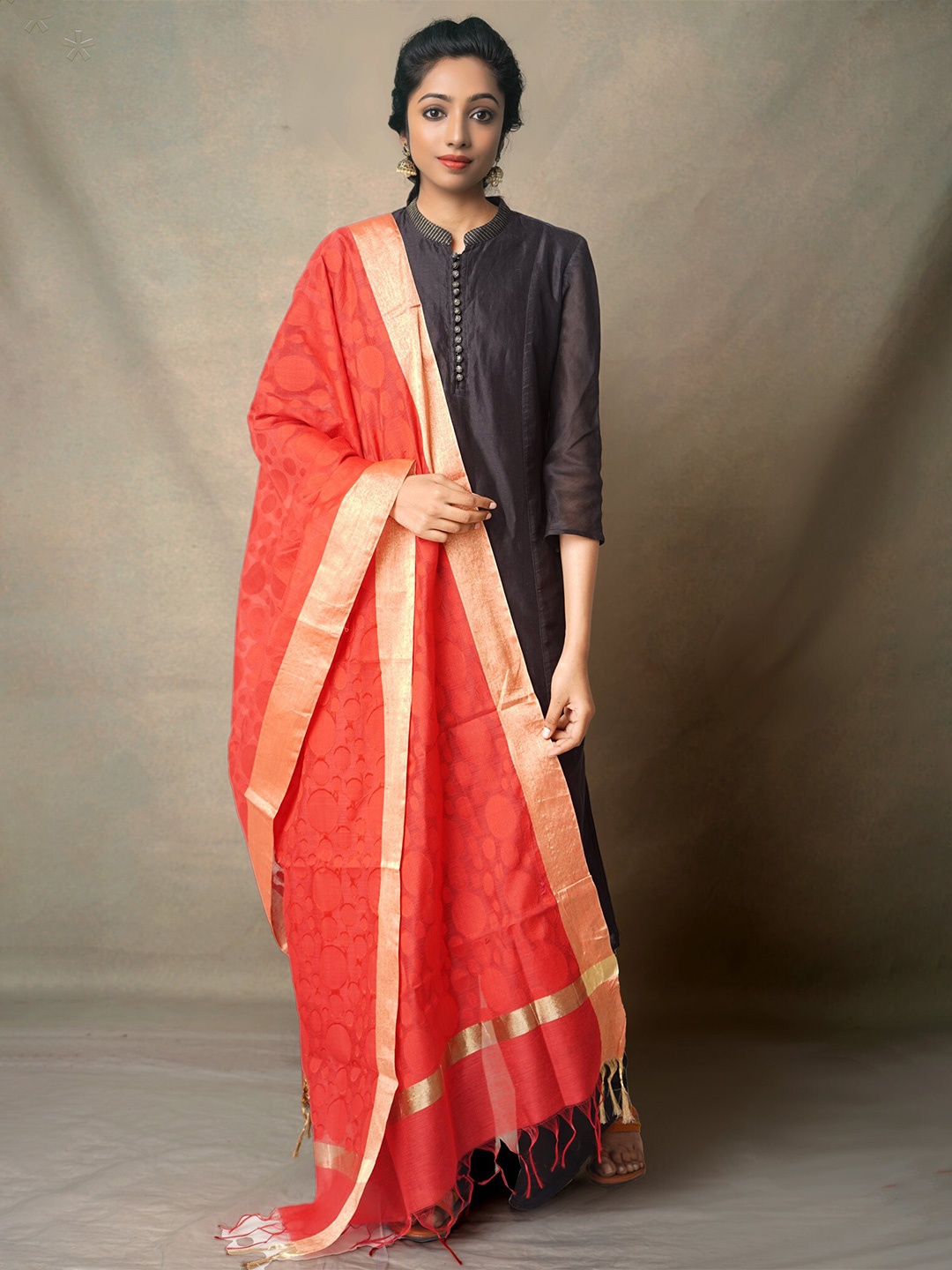 

Unnati Silks Red & Gold-Toned Ethnic Motifs Printed Dupatta