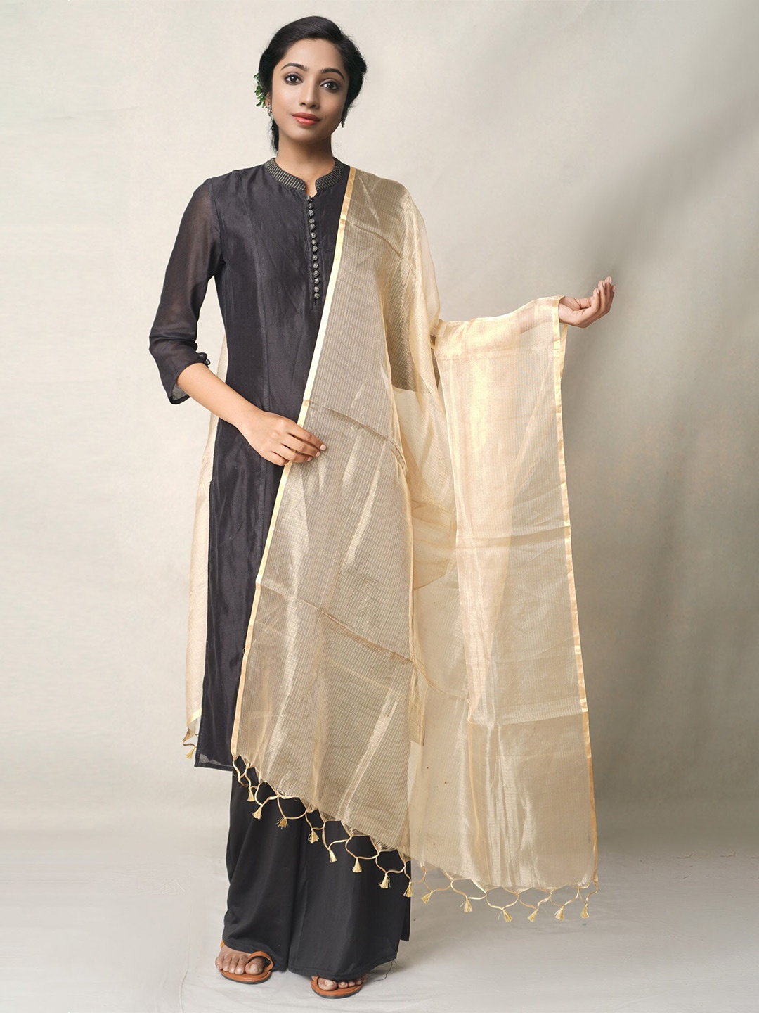

Unnati Silks Gold-Toned Woven Design Silk Dupatta
