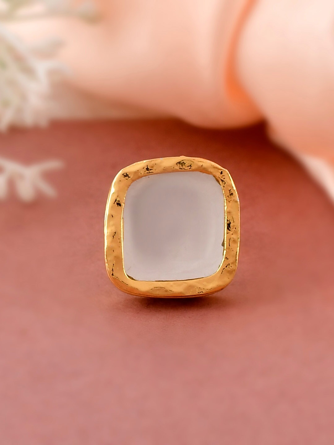 

DASTOOR Gold-Plated White Kundan-Studded Adjustable Finger Ring
