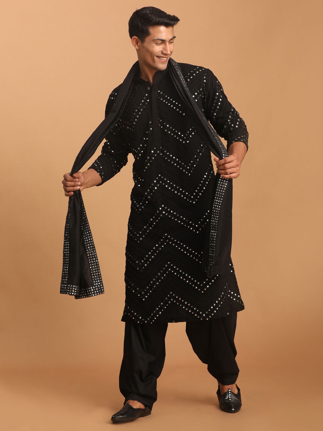 VASTRAMAY Men Black Embroidered Mirror Work Kurta & Patiala Set With Dupatta