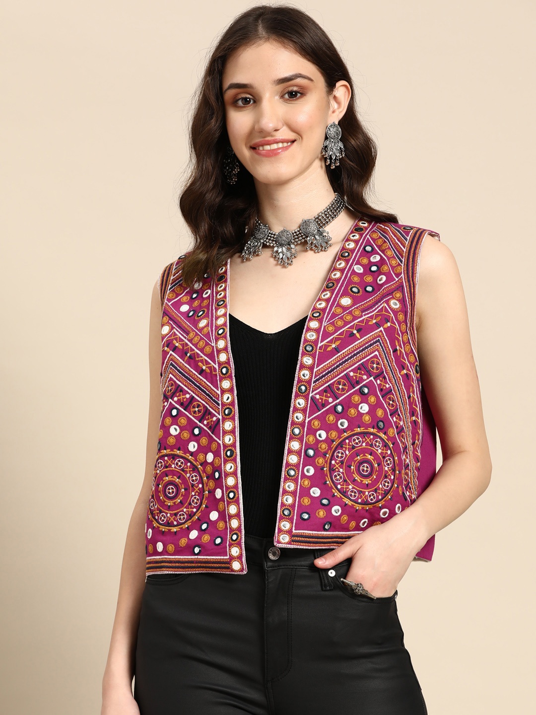 

Sangria Women Embroidered Tailored Ethnic Jacket, Pink