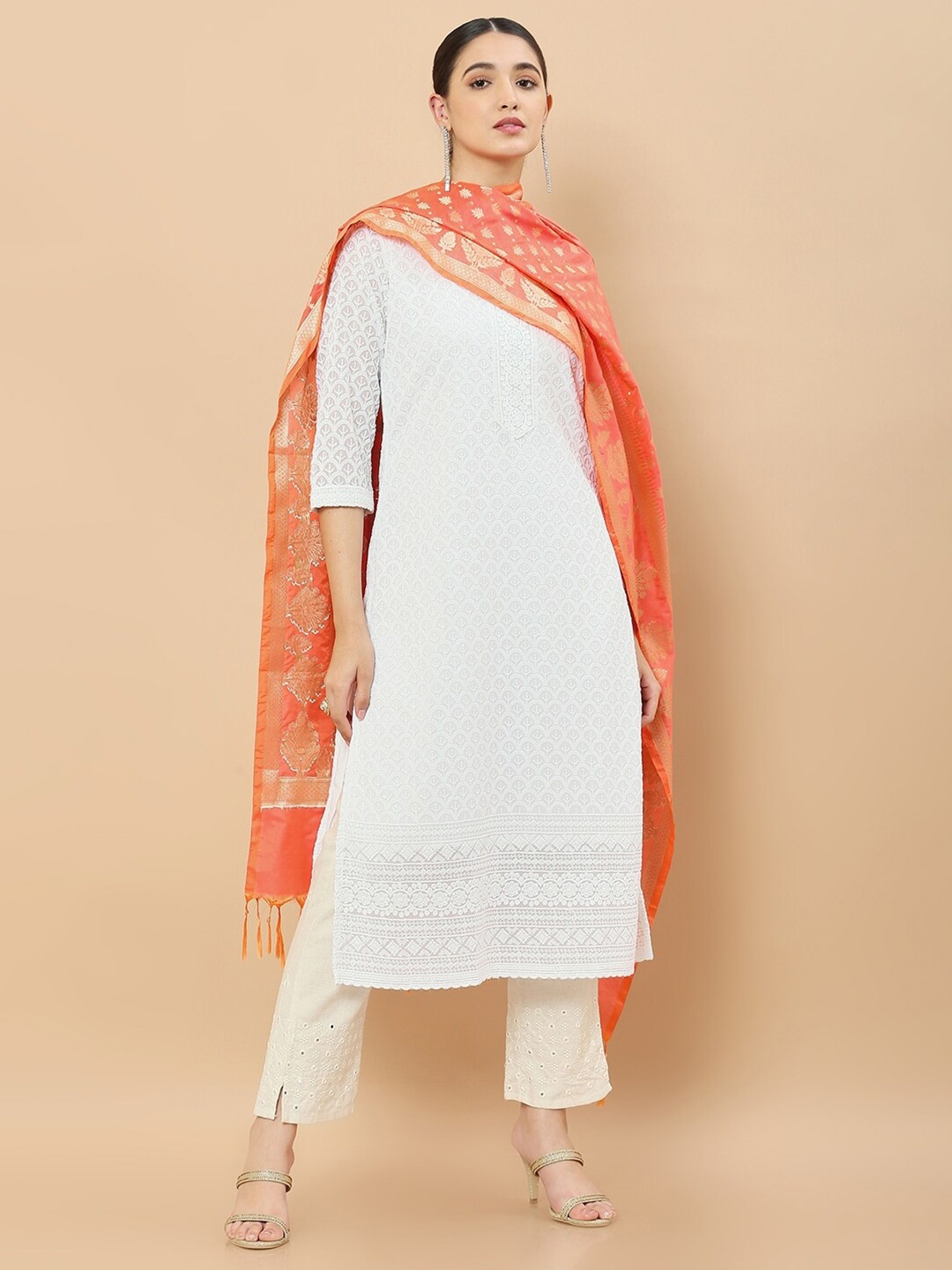 

Soch Women Peach-Coloured & Gold-Toned Woven Design Dupatta with Zari
