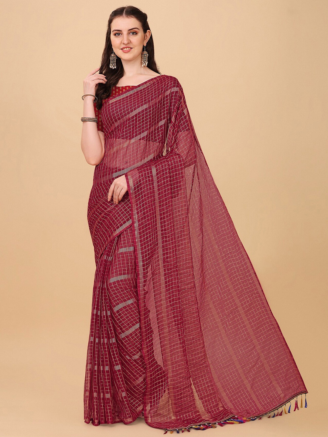 

Indian Fashionista Red & Gold-Toned Checked Kasavu Saree