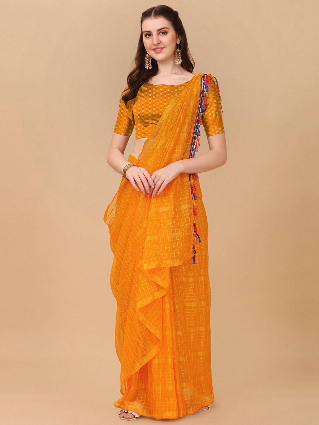 

Indian Fashionista Yellow And Gold-Toned Checked Kasavu Saree