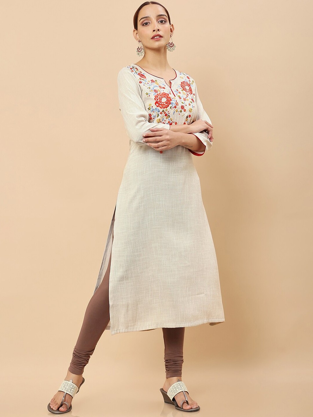 

Soch Women Grey Floral Embroidered Keyhole Neck Flared Sleeves Thread Work Kurta