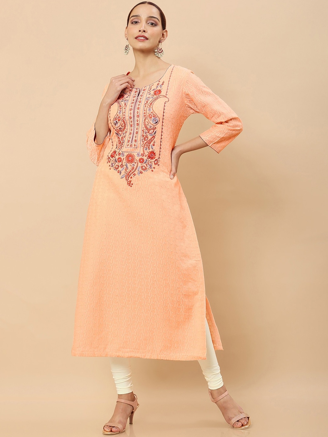 

Soch Women Peach-Coloured Geometric Yoke Design Keyhole Neck Flared Sleeves Thread Work Kurta