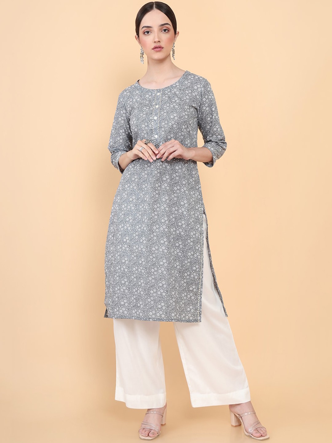 

Soch Women Grey Geometric Thread Work Kurta