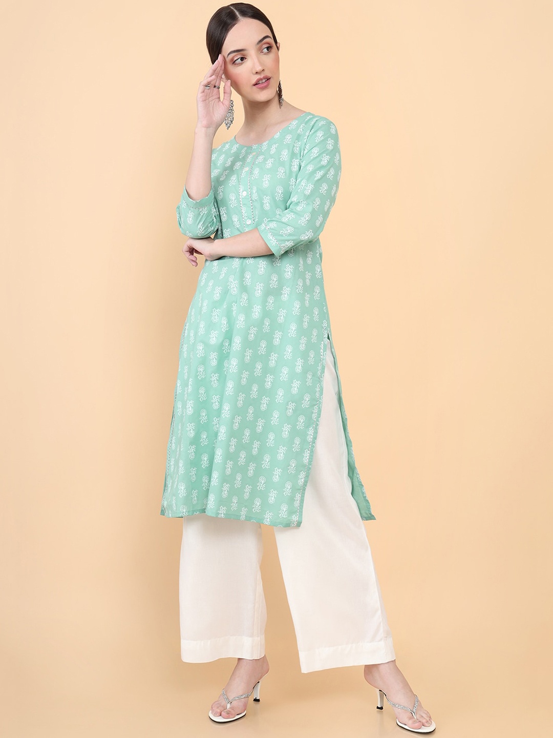 

Soch Women Green Ethnic Motifs Thread Work Kurta