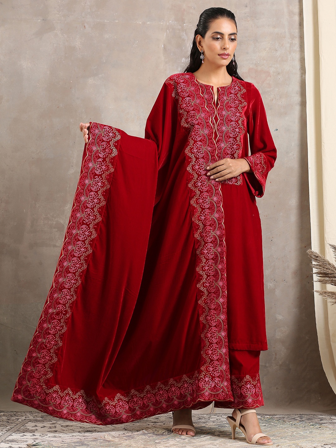 

trueBrowns Women Red Embroidered Shawl