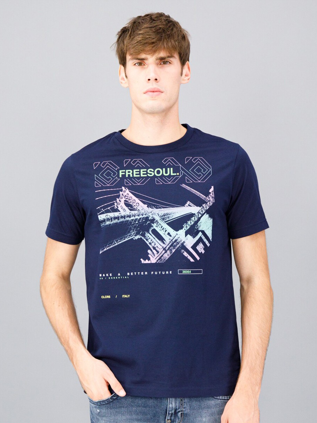 

FREESOUL Men Blue Graphic Printed T-shirt