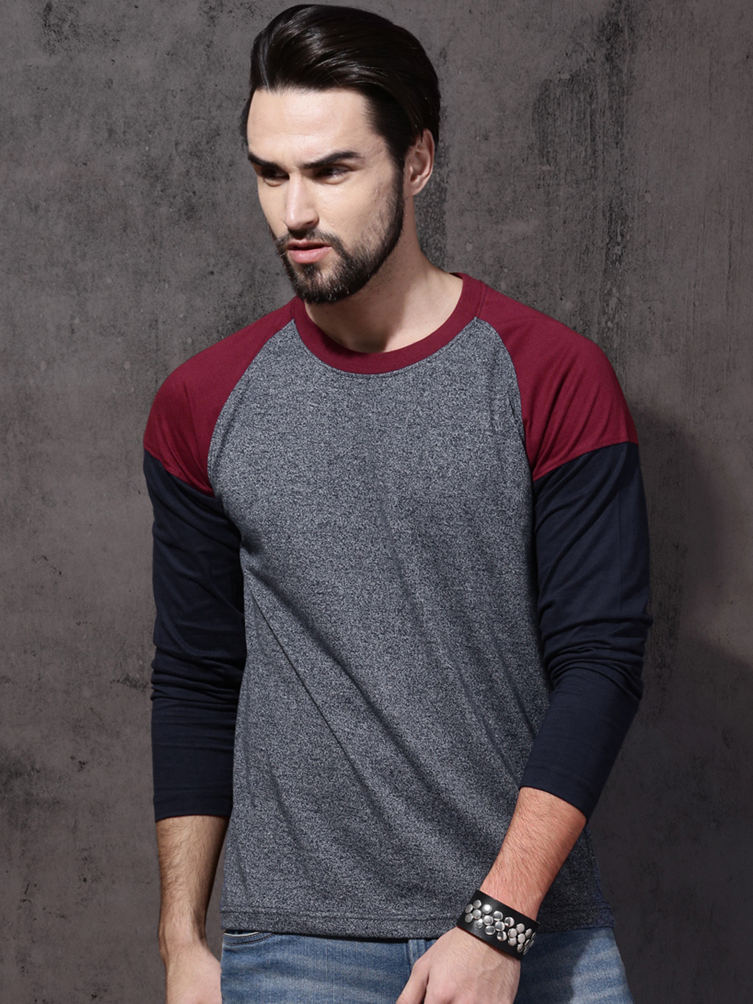 

Roadster Men Blue Solid Round Neck T-shirt