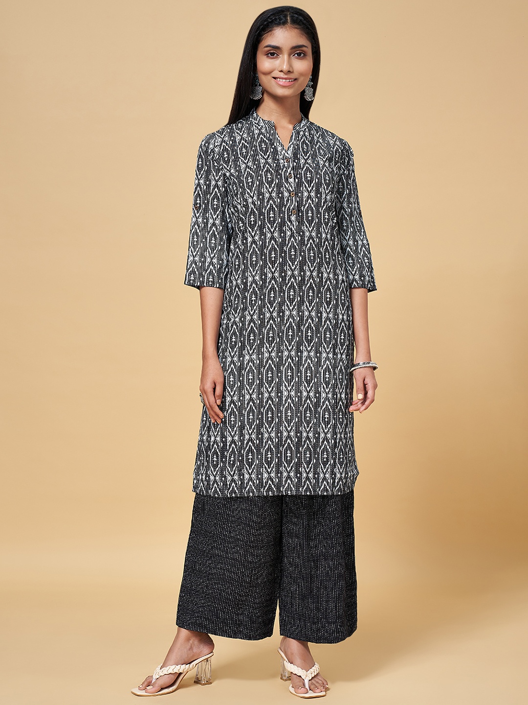 

RANGMANCH BY PANTALOONS Women Black & White Printed Kurta with Trousers