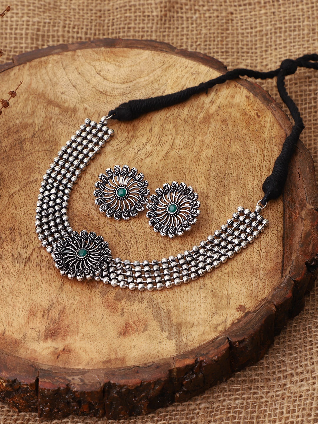 

VENI Silver Toned And Green Silver Plated Stone Studded And Beaded Oxidized Jewellery Set