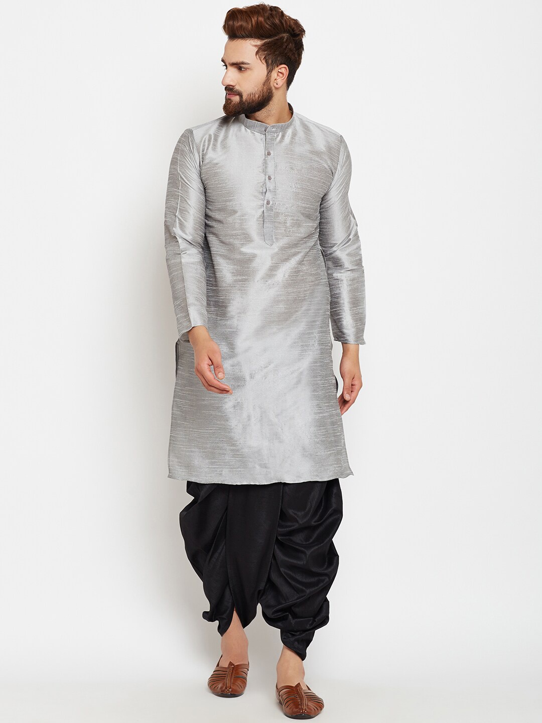 

ROYAL KURTA Men Silver-Toned Embroidered High Slit Top with Trousers