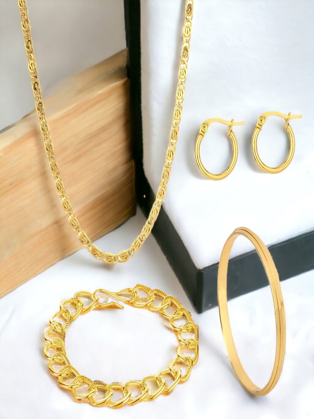 

Goldnera Men Gold-Toned Brass Gold-Plated Jewel Set