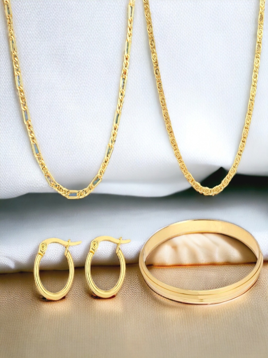 

Goldnera Men Set of 2 Gold-Toned Brass Gold-Plated Jewellery Set