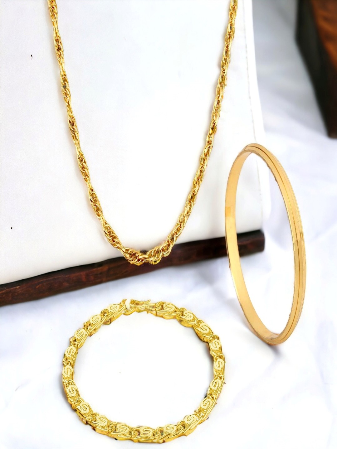 

Goldnera Men Gold-Toned Brass Gold-Plated Chain Jewel Set