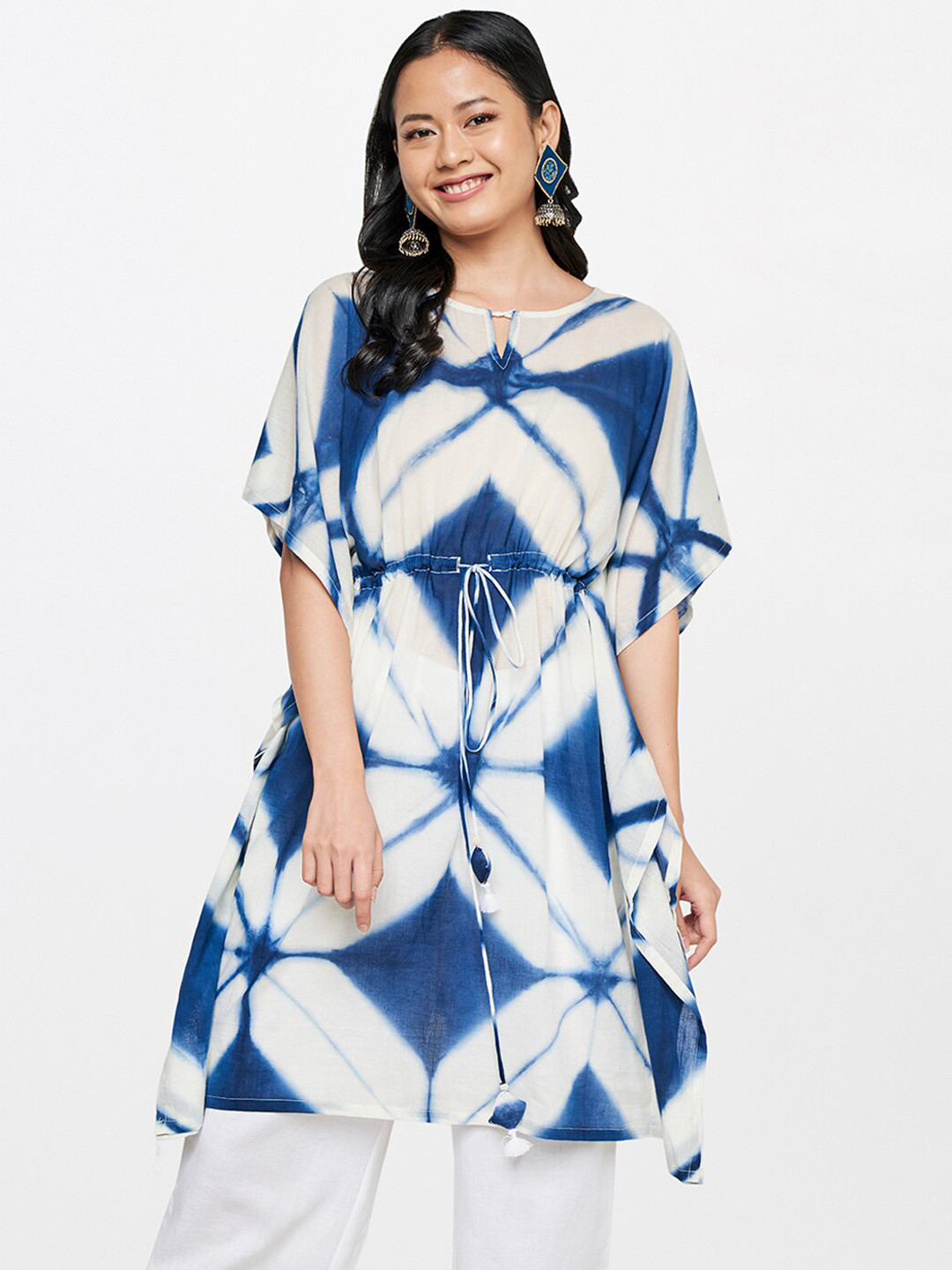 

Global Desi Women Blue & White Geometric Printed Cotton Kaftan Kurta