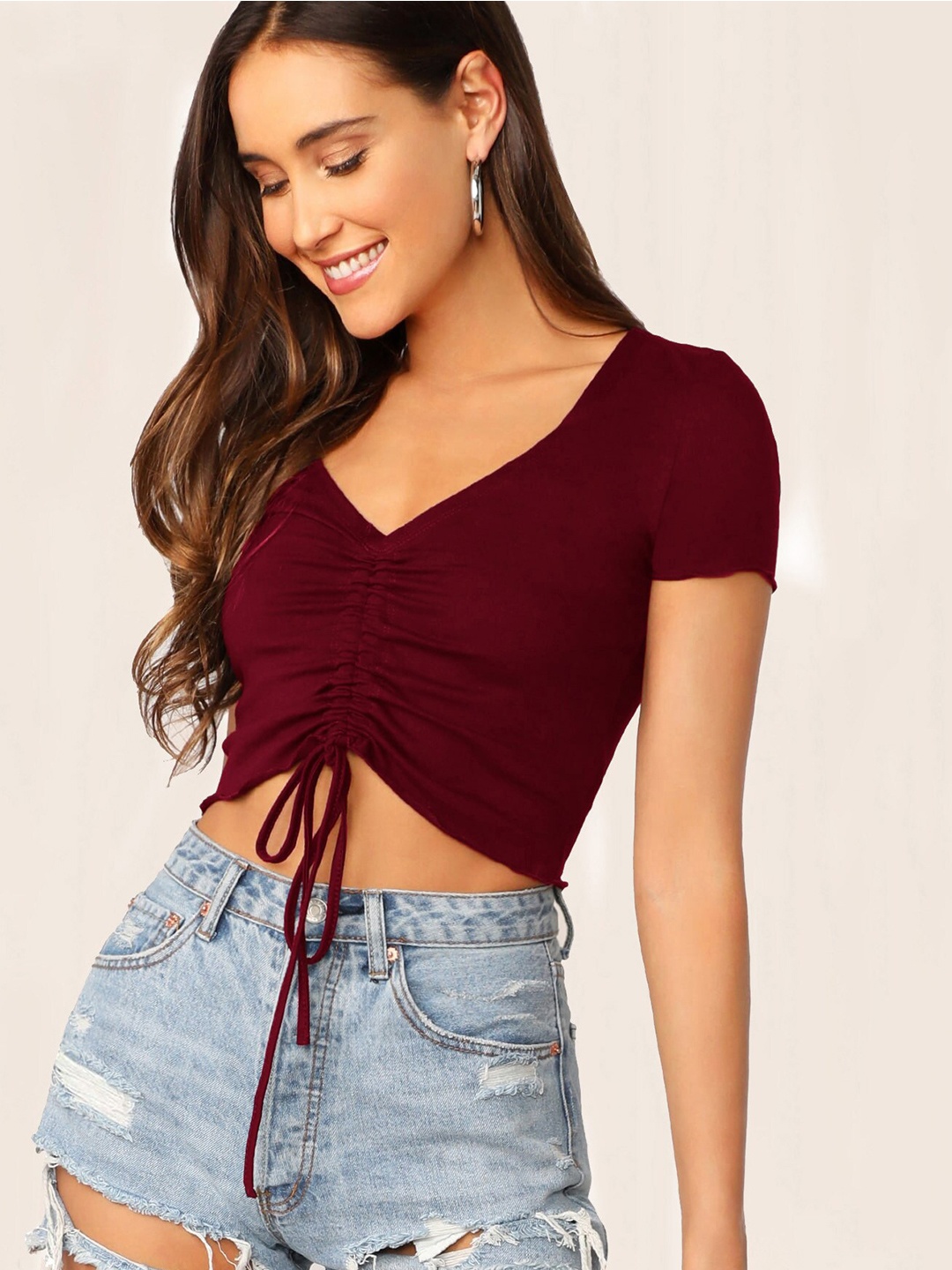 

AAHWAN Maroon V-neck Fitted Crop Top