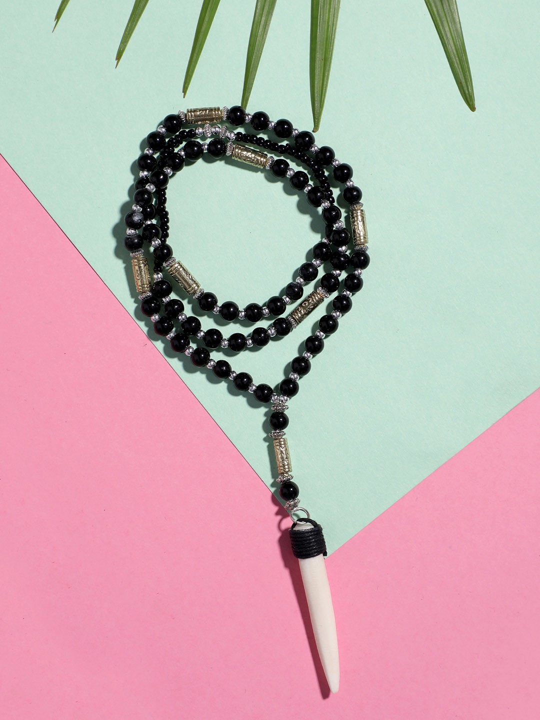 

Blueberry Men Black Horn-Shaped Beaded Necklace