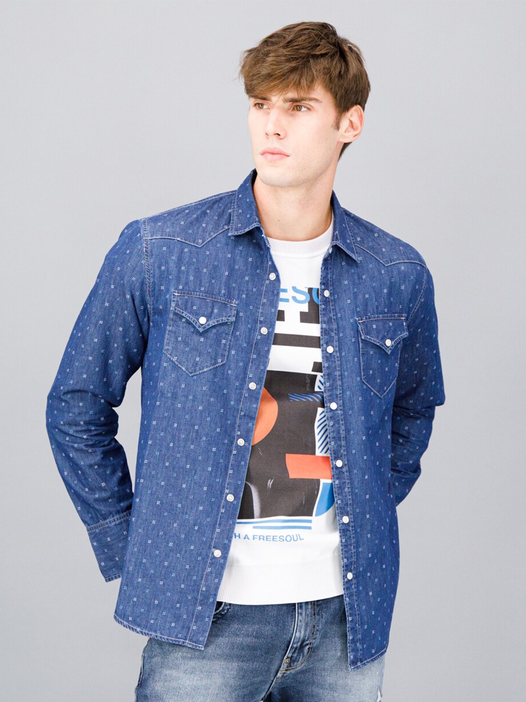 

FREESOUL Men Blue Printed Pure Cotton Casual Shirt