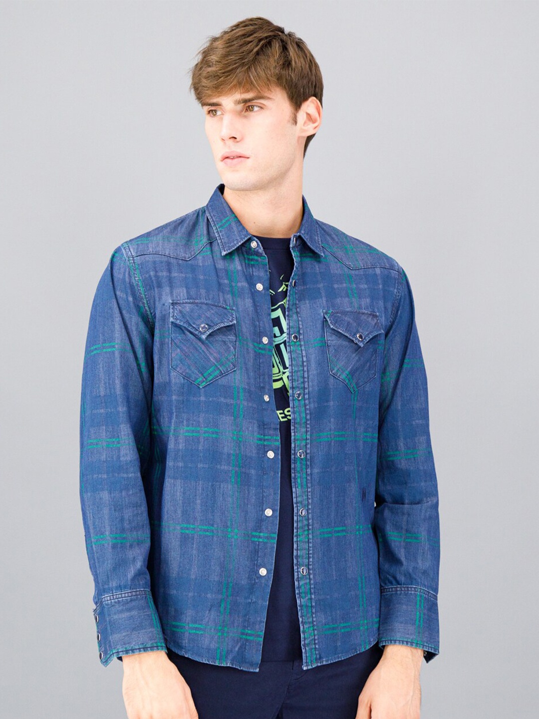 

FREESOUL Men Blue Checked Pure Cotton Casual Shirt