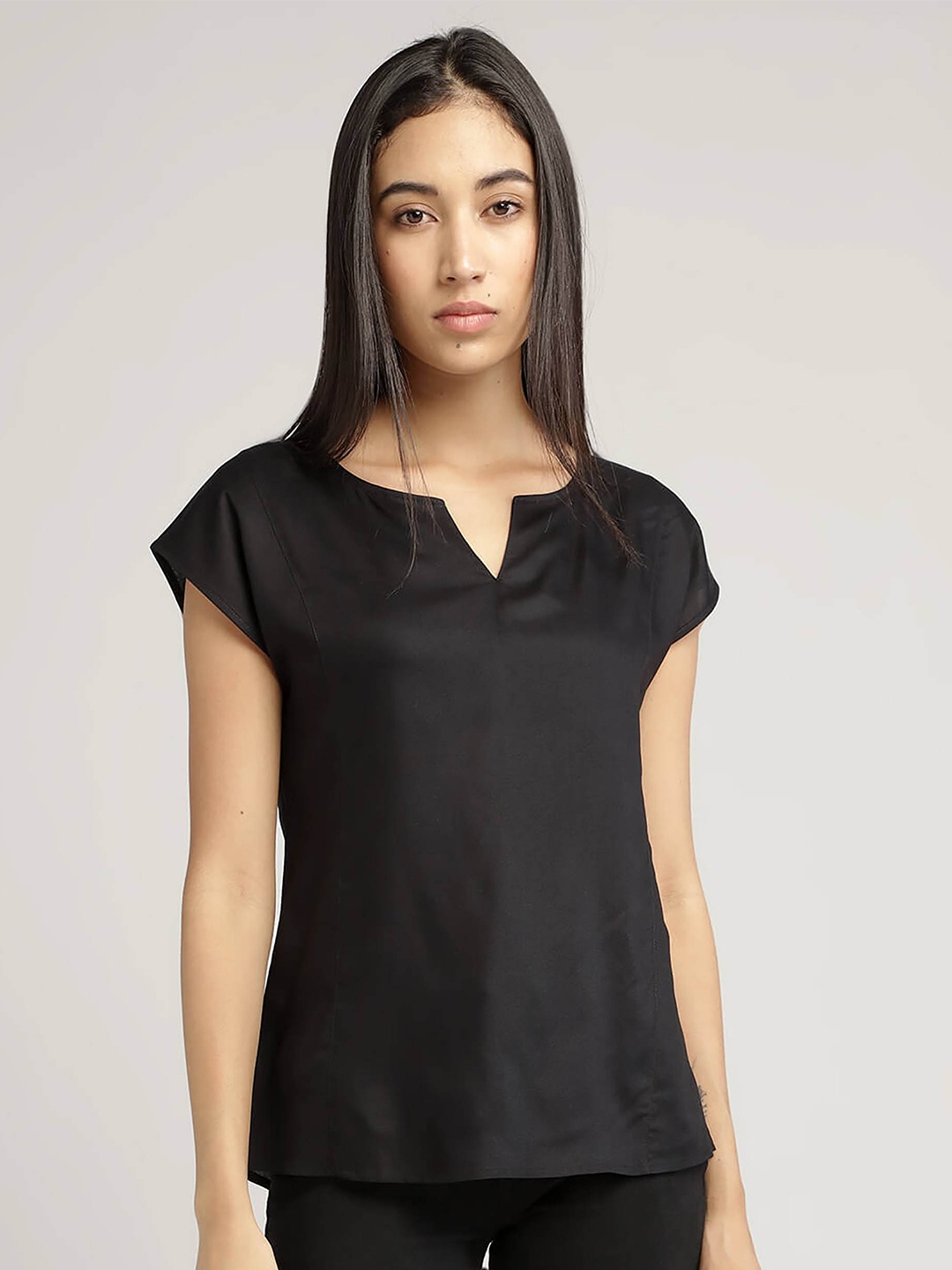 

IDK Women Black Extended Sleeves Top