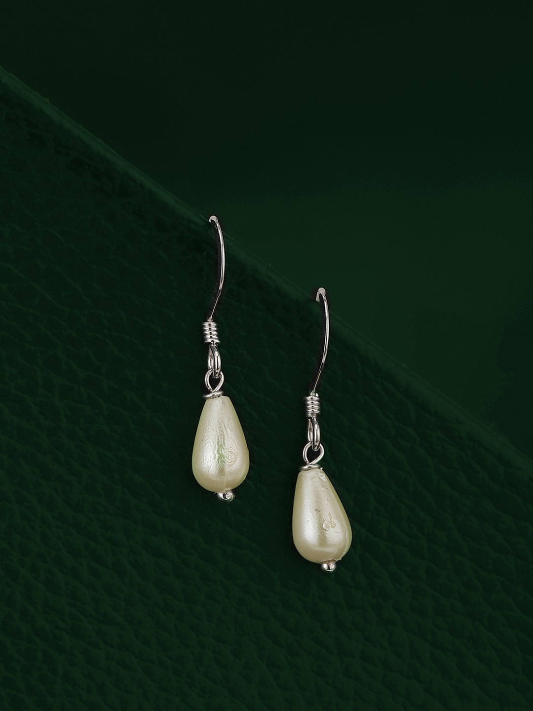 

VANBELLE White Oval Drop Earrings