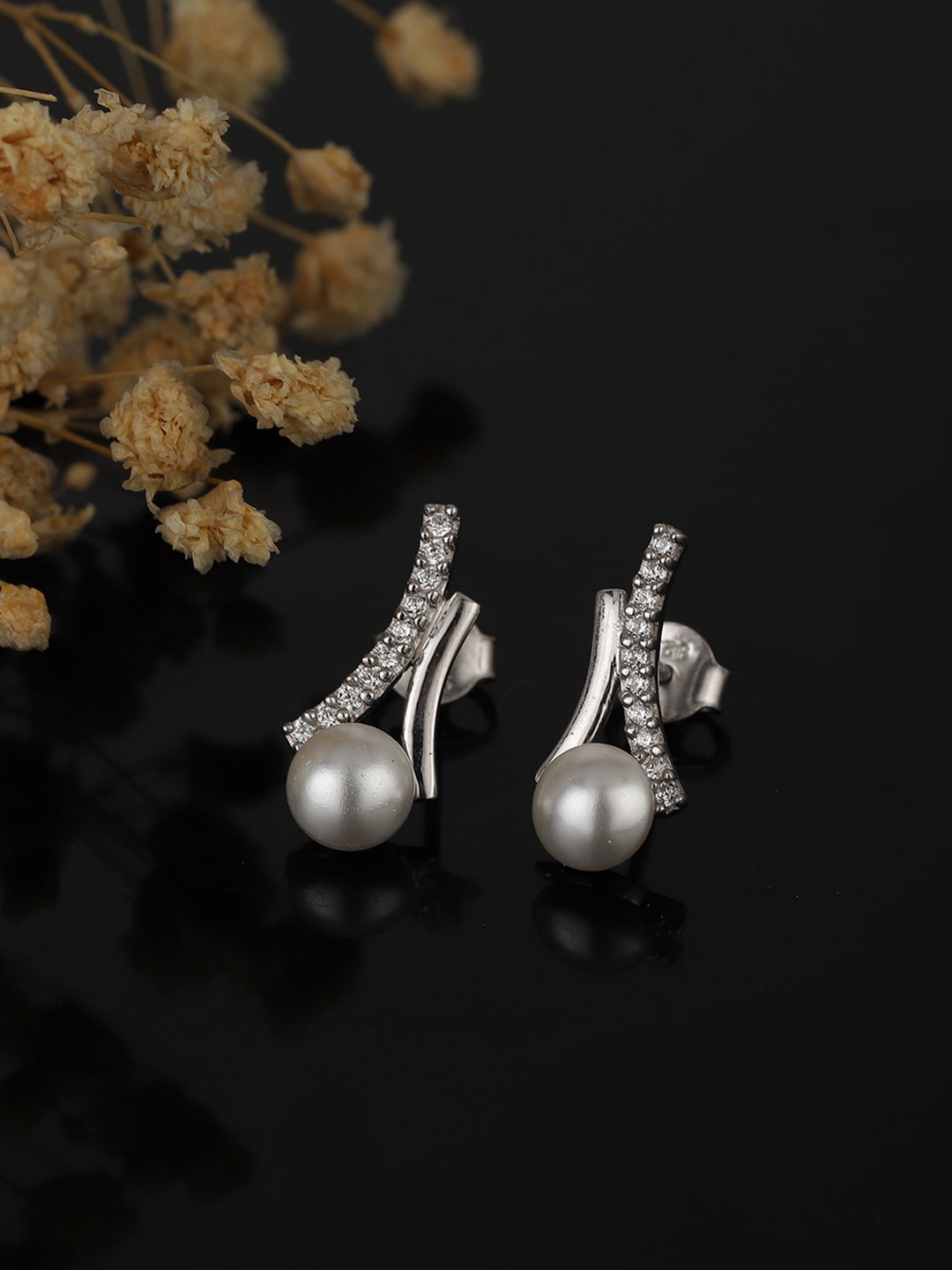 

VANBELLE Women Silver-Toned Contemporary Studs Earrings