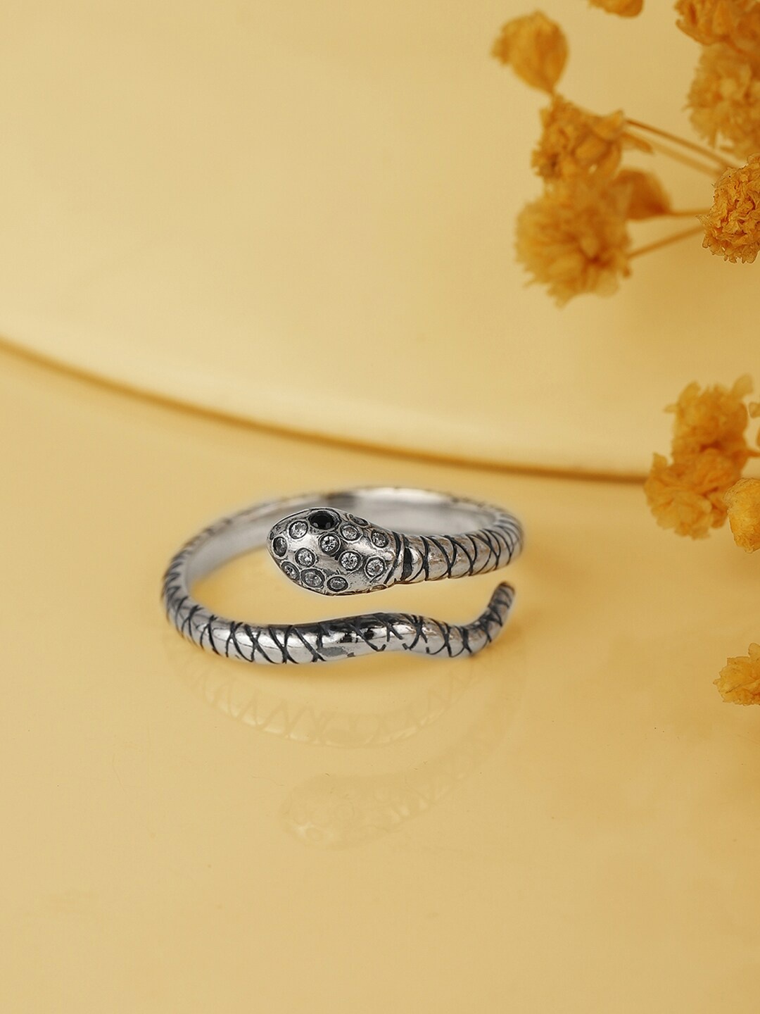 

VANBELLE Silver-Plated Snake-Shaped Adjustable Finger Ring