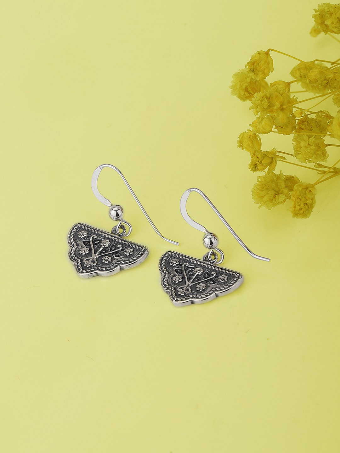

VANBELLE Women Silver-Toned & Black Contemporary Drop Earrings