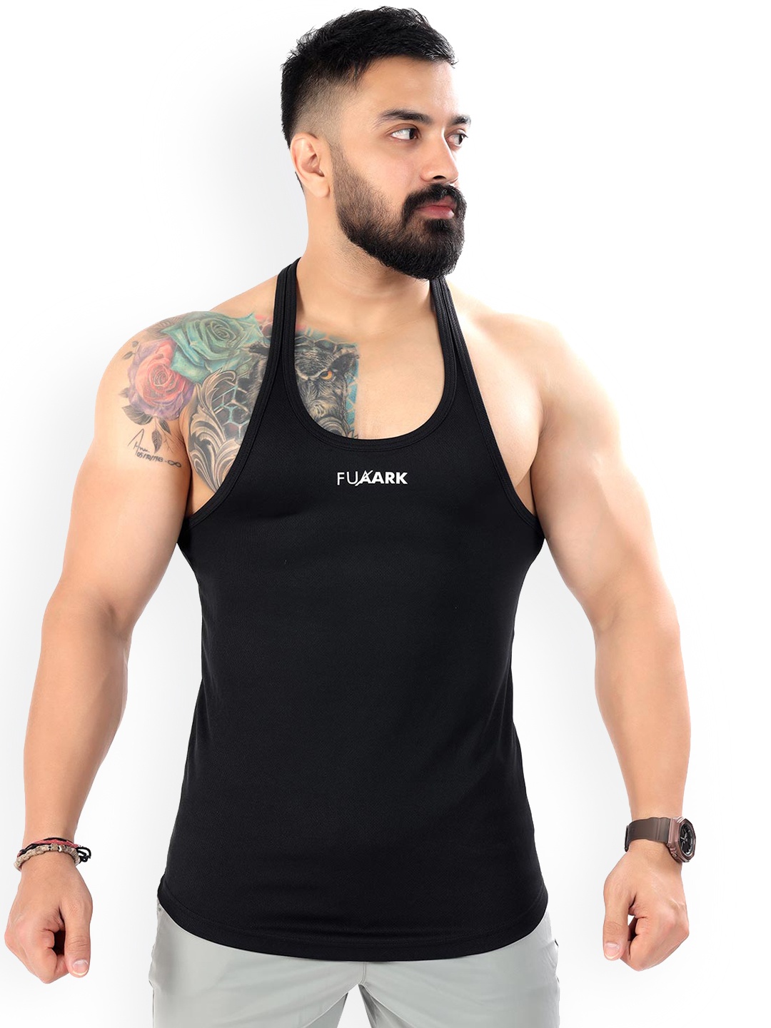 

FUAARK Men Black Solid Stretchable Sweat Wicking Fabric Slim Fit Innerwear Gym Vest