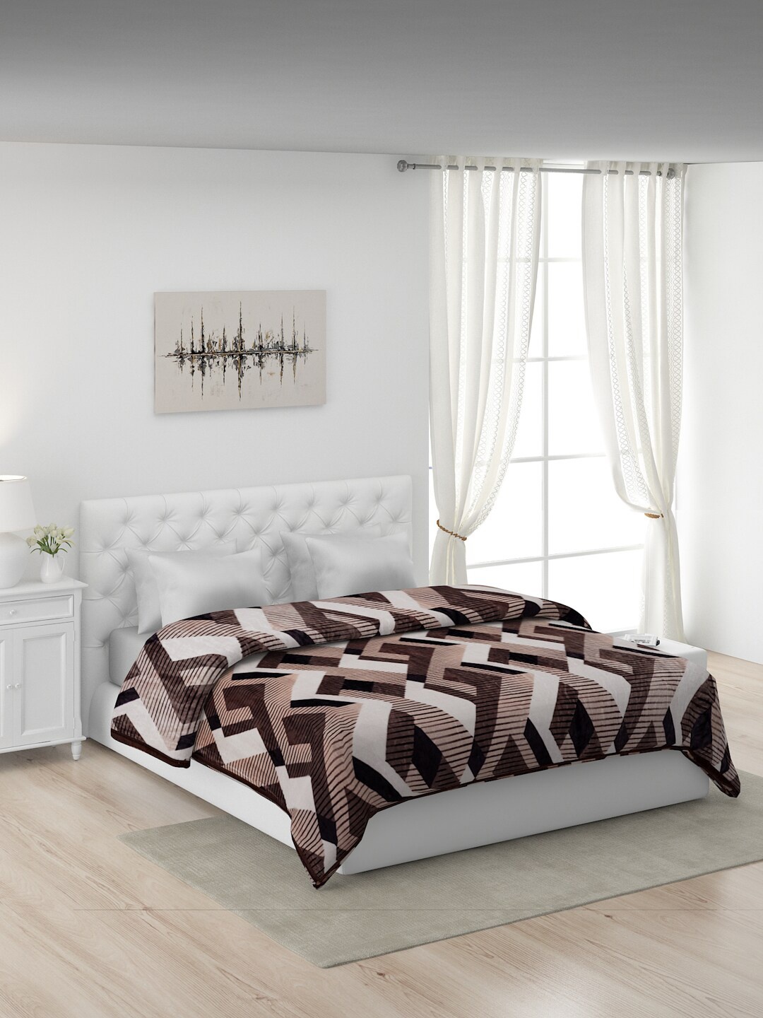 

Monte Carlo White & Brown Geometric AC Room Polyester 380 GSM Double Bed Mink Blanket
